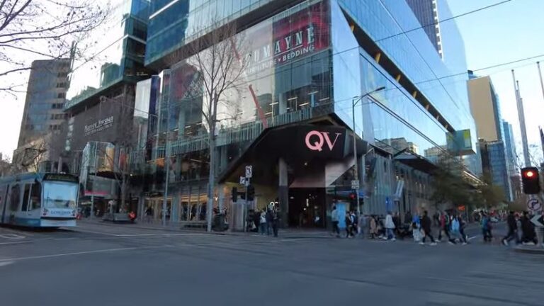 QV Melbourne holiday hours