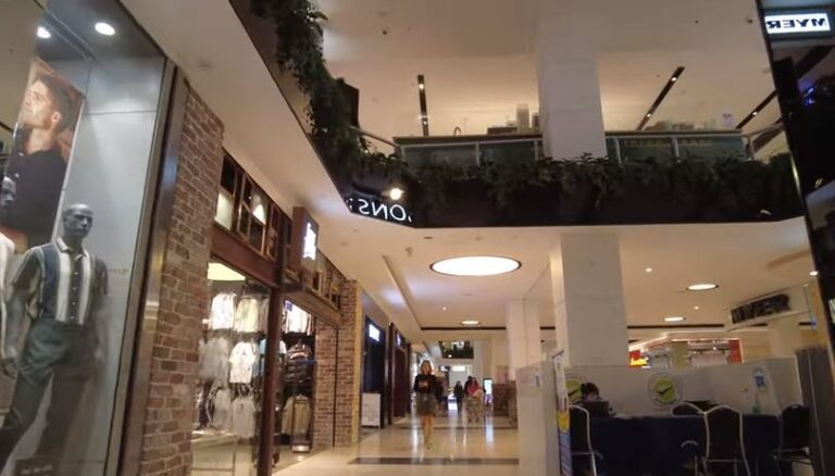 parramatta westfield black friday hours