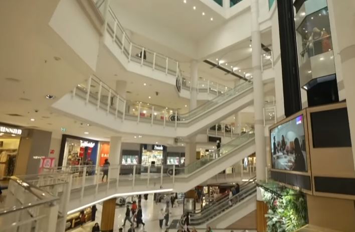uptown black friday hours