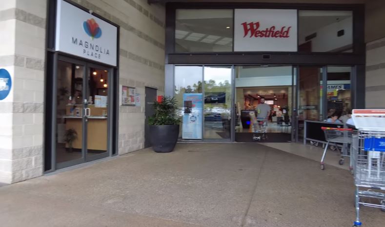 westfield helensvale boxing day hours