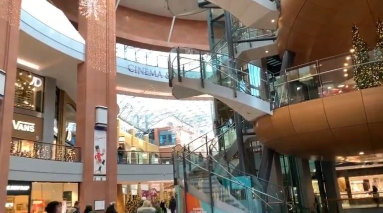 victoria square christmas opening hours