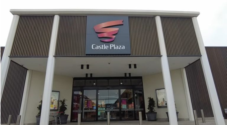 castle plaza christmas trading hours